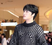 김재중 ‘감각적인 착시 시스루 패션’