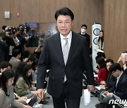 장제원 떠나는 부산, 김무성 컴백?...돌아오는 올드보이들