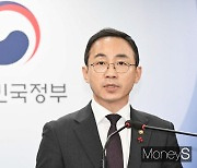 [머니S포토] 국토부 김오진 "철근배근 누락 등 위반 업체, 일정기간 수주 제한"