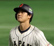 MLB 다저스, 오타니 영입 공개 발표…“LA에서 우승 퍼레이드를”