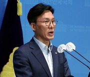 “이낙연은 사쿠라” 김민석 발언 논란…과거 ‘탈당 전력’ 역풍에 ‘586 사퇴론’ 재점화