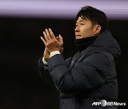 '이게 맞나?' 손흥민, EPL 주간 베스트11 제외 '충격'... 부상투혼+1골 2도움 인정 못 받았다