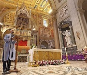 한국-교황청 수교 60주년 미사에서 축사하는 유인촌 장관