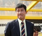 [공식] 광주FC, 'K-모리뉴' 이정효 감독과 계약 연장...2027년까지 동행