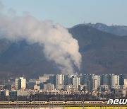 기온 '뚝'…난방 수증기 '모락모락'