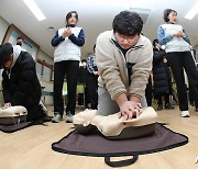 생존율 2배 껑충…급성심정지 환자 10명 중 3명 일반인 심폐소생술 받아