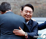 "경제안보부터 국방까지"…윤 대통령-뤼터 총리, MOU 6건 체결