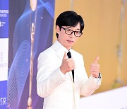 유재석, 올해도 예능·방송인 1위…12년 연속 정상