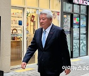 김홍일 "언론 규제라기보단 맡겨진 역할 수행하겠다"...야당 "웃지 못할 촌극"