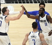 [NBA] 돈치치에 롤플레이어들까지 터졌다…댈러스 4연승 질주