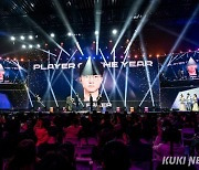 ‘2023 LCK 어워드’ 올해의 선수는 ‘페이커’ 이상혁 [쿠키포토]