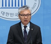 초선은 “불출마” 중진은 뒷짐만…“이재명, 결단하라” 민주당 술렁