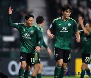 '문선민 동점포+이동준 멀티골' 전북, 방콕에 3-2 역전승…ACL 16강 진출! [현장리뷰]