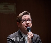 "음악에 공식은 없어…중요한 건 실험적인 도전이죠"