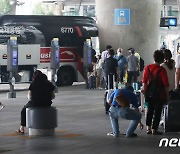 코로나 끝났는데 인천공항행 직통버스 곳곳 '불통'…"노선폐지 후 감감 무소식"