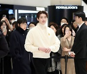 [E포토] 이종석, '걷기만 해도 훈훈함이 가득'