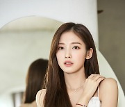 오마이걸 아린, 아름다운재단에 3천만원 기부…“노숙위기청년 자립 응원”