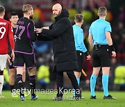 UCL 조기탈락 후폭풍…맨유, 예산 삭감 탓에 위기 “카세미루·바란 매각?”