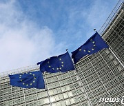 EU, 우크라 가입 협상개시 합의…젤렌스키 "유럽 전체의 승리"