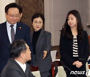 국민연금기금운용위원회 참석하는 조규홍 장관