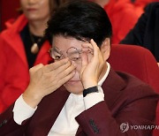 `큰절`한 장제원 "잊히는 것 두렵지만 尹 정부 승리 위해 여한 없다"