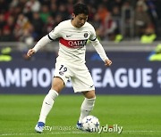 이강인, EPL 클럽 영입설→'PSG의 소중한 자산, 이적 가능성 없다'