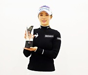 'KLPGA 3년차' 김재희, 아미노리젠 11월의 MIG 수상