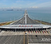 CHINA-HONG KONG-ZHUHAI-MACAO BRIDGE-TOUR (CN)