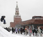 RUSSIA WEATHER SNOWFALL