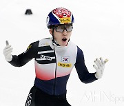 '1500m 우승' 박지원, KB금융 ISU 쇼트트랙 월드컵 남자 1500m 정상 등극