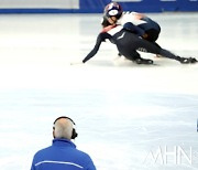 [Ms포토] 대한민국의 패널티를 지켜보는 심판들