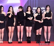 [포토] 프로미스나인, '블랙 미니드레스로 예쁨 과시'