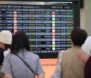 폭설·한파에 제주공항 결항 잇따라…산간도로 차량 통제