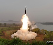 [속보] 합참 "북한, 동해상으로 탄도미사일 발사"