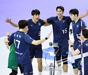 블로킹 15-3 ‘벽’ 세운 대한항공, 현대캐피탈에 3-0 완승…2위 상승 [현장리뷰]