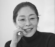 “한복의 힘은 색… 다른 작품의 3~4편 분량 작업”