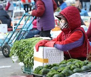 "내년엔 더 힘들 것"…소상공인 절반 이상이 '부정적' 전망