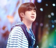 방탄소년단(BTS) 진 '어웨이크', 스포티파이 1억 2,800만 스트리밍 돌파