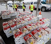 USA HOLIDAY FOOD DISTRIBUTION