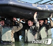 추위 뚫고 파리 향해 달린다…우상혁·황선우 등 태극전사 해병대 캠프 입소