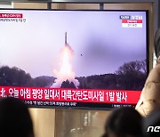 北 연이틀 탄도미사일 도발… ICBM 발사는 5개월 만 [일지]