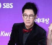 지석진, '런닝맨' 잠시 쉬어간다…"치료 필요, 빠른 시일 내 복귀"