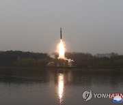 [속보] 합참 "북 ICBM 고각발사, 1천㎞ 비행후 동해상 탄착"