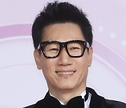 원년 멤버 지석진, ‘런닝맨’ 잠시 하차…“건강상 이유”