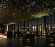 Restaurants beckon end-of-year revelers with inspiring night views