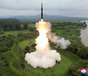 北, ‘전자눈+핵주먹’ 능력 확보에 혈안 …정찰위성 이어 화성-18형 발사