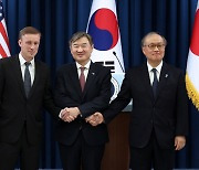 한미·한일 안보실장 연속 유선 협의···"北 ICBM 발사 안보리 결의 위반"