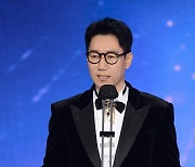 지석진, 건강 이상으로 활동 중단 "'런닝맨' 잠시 쉰다" [공식]