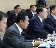 尹대통령, 북 ICBM 발사에 "한미일 공동대응 적극 추진하라"