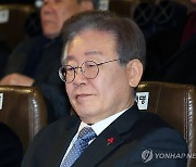 이재명 "백지장도 맞들어야"…이낙연 "아직 혁신 안 이뤄져"(종합2보)